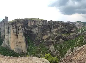 Cave meteora (trinity path)