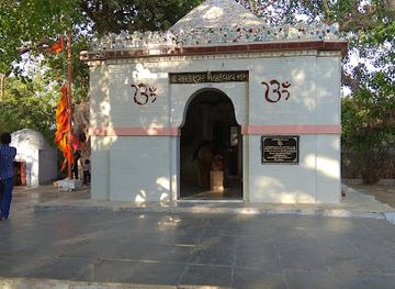 india/gujarat/attraction/sarkeshwar-beach