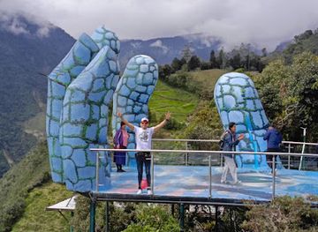 ecuador/central-sierra/attraction/la-mano-de-la-pachamama