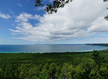 michigan/lower-peninsula/attraction/alligator-hill-trail