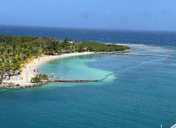 honduras/bay-islands/attraction/mahogany-beach