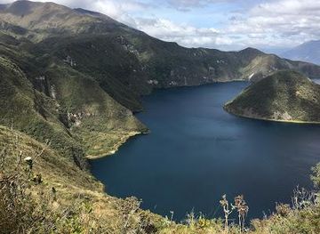 ecuador/ibarra/attraction/cuicocha-lake
