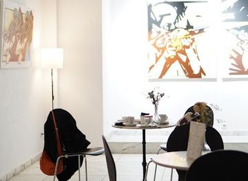 spain/madrid/salamanca/attraction/galeria-sara-caso-art-club