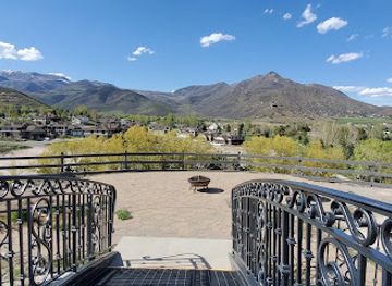 utah/sundance/attraction/homestead-crater