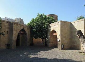 azerbaijan/baku/attraction/bukhara-caravanserai
