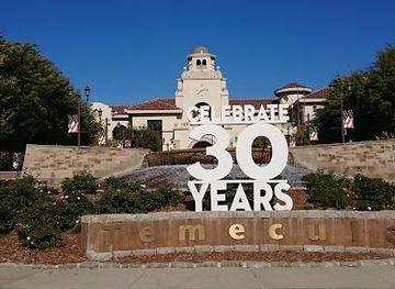 california/oceanside/attraction/town-square