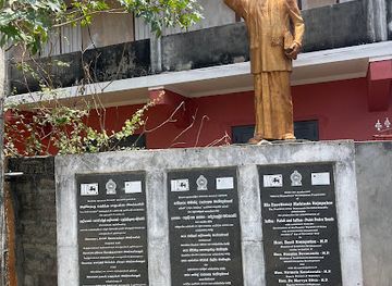 sri-lanka/jaffna/attraction/hon-mahinda-rajapaksa-statue