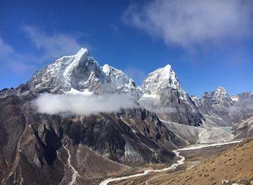 nepal/everest-base-camp/attraction/dughla-waterfall-bridge