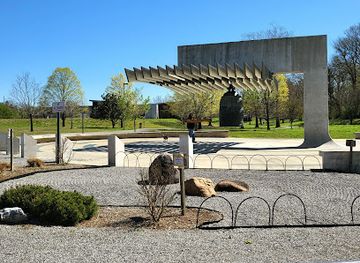 tennessee/oak-ridge/attraction/international-friendship-bell