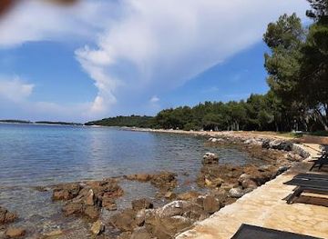 croatia/pula/attraction/cuvi-beach