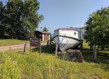 wisconsin/madeline-island/attraction/halvor-reiten-park-and-public-beach