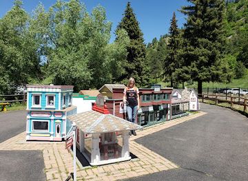 Tiny Town & Railroad