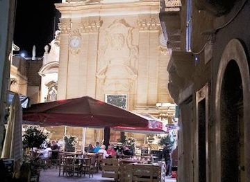 malta/mellieha-bay/attraction/st-george-s-square
