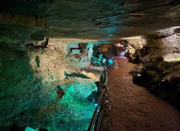 Howe Caverns