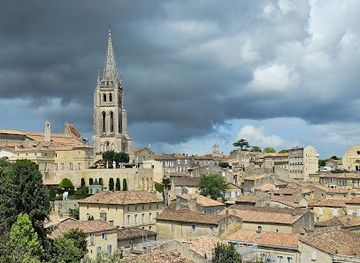 france/aquitaine/attraction/vue-panoramique-sur-la-tour-et-le-village