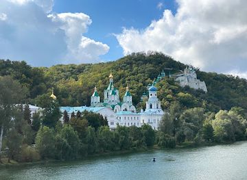 ukraine/seversky-donets-river/attraction/sviatohirsk-cave-monastery