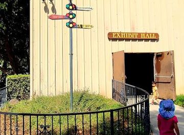 california/burbank/attraction/travel-town-gift-shop