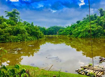 bangladesh/srimangal/attraction/lawachara-student-dormitory-lake