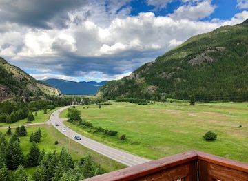 montana/eastern-montana/attraction/glacier-ziplines