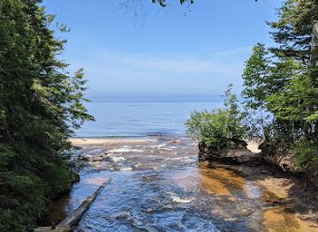 michigan/pictured-rocks-national-lakeshore/attraction/au-sable-light-station