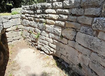 bulgaria/shumen/attraction/kapishche-do-madarskiya-konnik