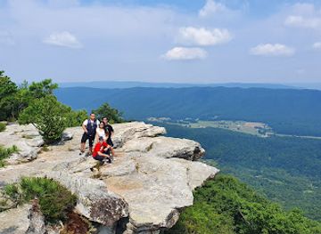 virginia/southwest-virginia/attraction/mcafee-knob-trailhead