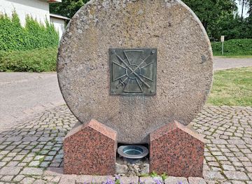 finland/finnish-lakeland/attraction/suomen-sotien-sotaorvot