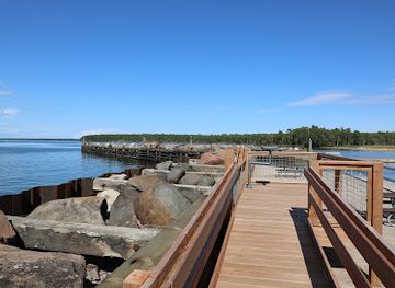 wisconsin/apostle-islands/attraction/little-sand-bay-visitor-center