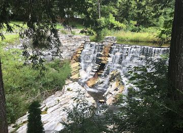 massachusetts/mohawk-trail-state-forest/attraction/natural-bridge-state-park