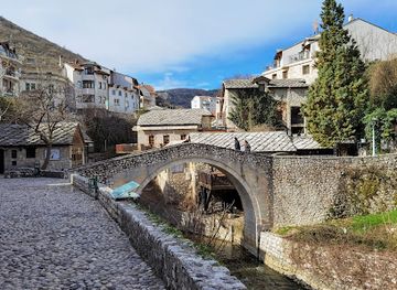 bosnia-and-herzegovina/posavina/attraction/crooked-bridge
