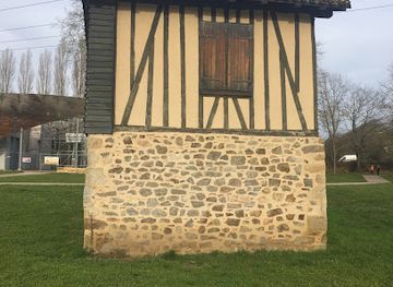 france/limoges/attraction/la-maison-du-passeur