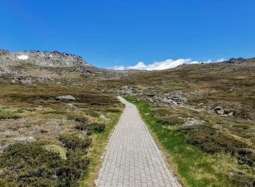 australia/kosciuszko-national-park/attraction/kosciuszko-walk-thredbo-to-mount-kosciuszko