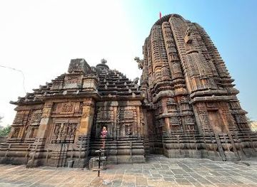 india/bhubaneswar/attraction/brahmeswara-temple