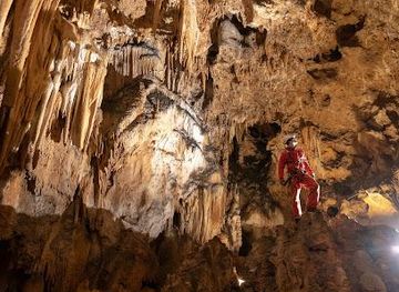 slovenia/skofja-loka/attraction/the-cave-under-babji-zob