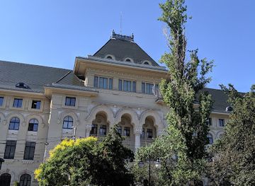 romania/bucharest/cismigiu/attraction/peluza-plantelor-perene