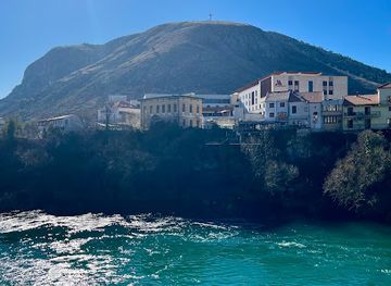 bosnia-and-herzegovina/herzegovina-neretva-canton/attraction/beach-in-mostar-under-the-mosque