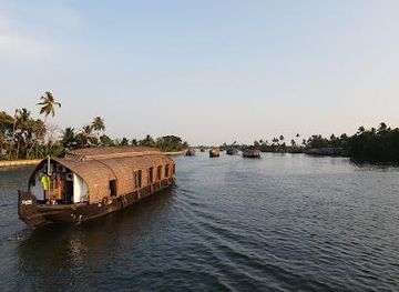 india/kochi/attraction/the-great-backwaters