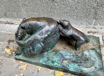 poland/bialystok/attraction/widzimis-mis-pchajacy-kule