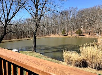 illinois/giant-city-state-park/attraction/feather-hills-vineyard-and-winery