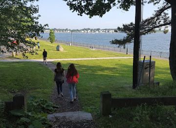 connecticut/new-haven/attraction/pardee-seawall