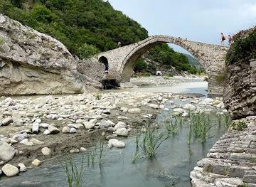 albania/gjirokaster/attraction/llixhat-e-benjes-thermal-baths