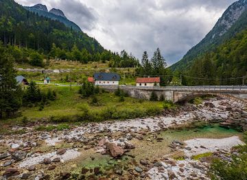 italy/friuli-venezia-giulia/attraction/waterfall-barrage