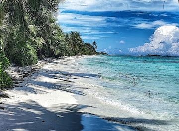 maldives/dhangethi-island/attraction/bikini-beach