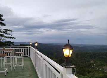 philippines/northern-mindanao/attraction/dansoliwood-viewdeck-cafe