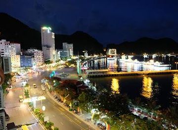 vietnam/ha-long/attraction/cat-ba-island