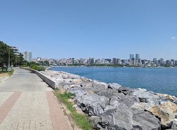 turkiye/istanbul/attraction/kadikoy-moda-sahil-parki-ve-yuruyus-yolu