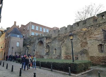 belgium/brussels-capital-region/attraction/stadsmuur-en-villerstoren