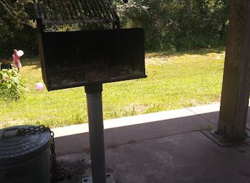 rhode-island/burlingame-state-park/attraction/little-ninigret-pond