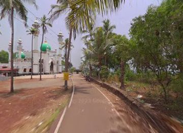 india/varkala/attraction/pozikkanji-beach