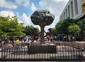 mexico/guadalajara/zona-centro/attraction/plaza-tapatia